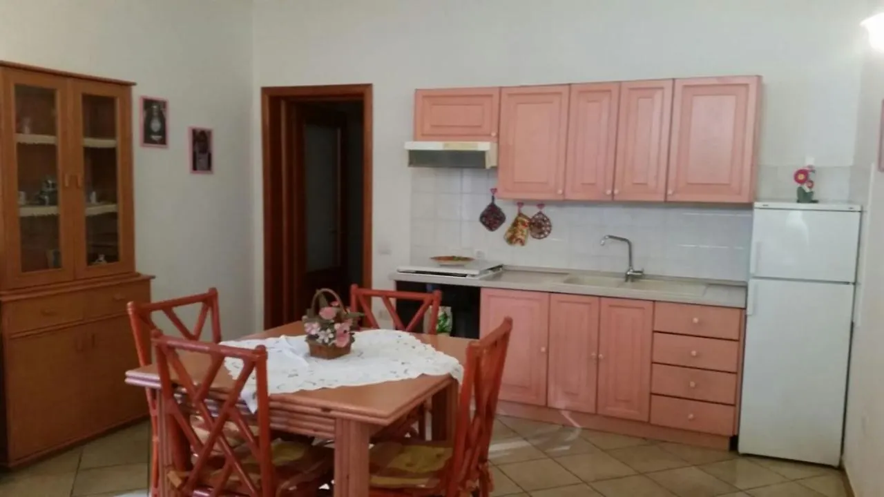 La Casa Rosa - Grazioso Bivano Con Posto Auto 蒙塞拉托 0*,  意大利