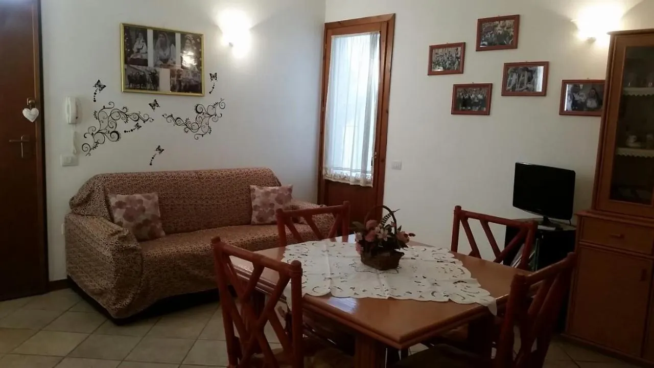 La Casa Rosa - Grazioso Bivano Con Posto Auto 몬세라토